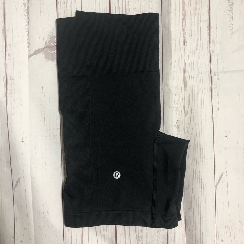 Lululemon black shorts